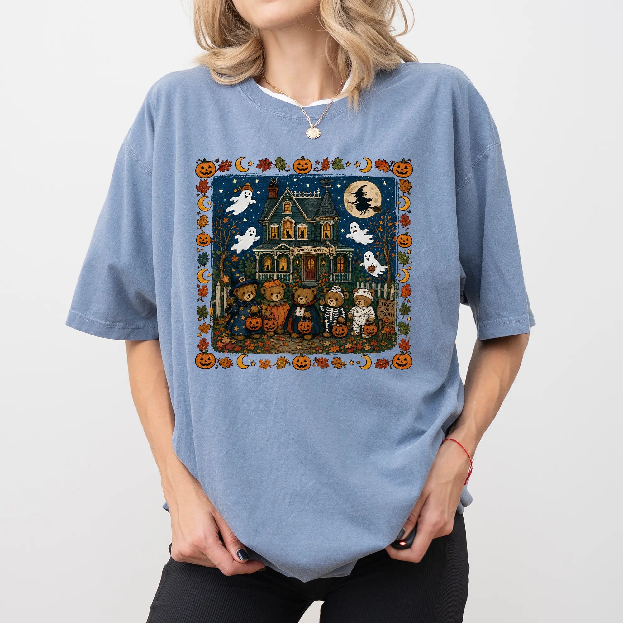 Vintage Halloween Bears Graphic T-Shirt/Sweatshirt/Hoodie – Retro Haunted House Spooky Season Apparel